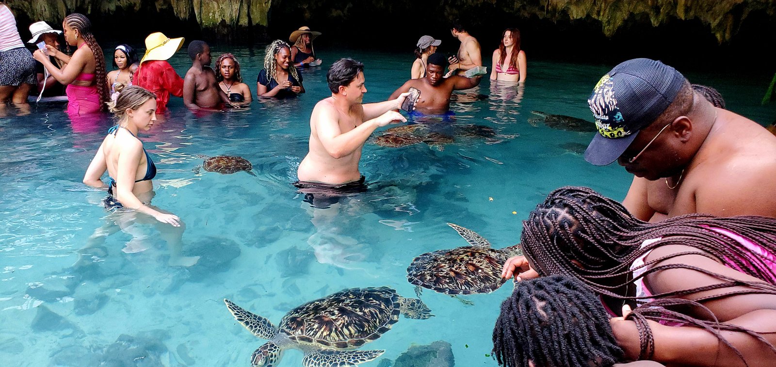 7 REASONS WHY TRAVELERS SHOULD VISIT SALAMA CAVE