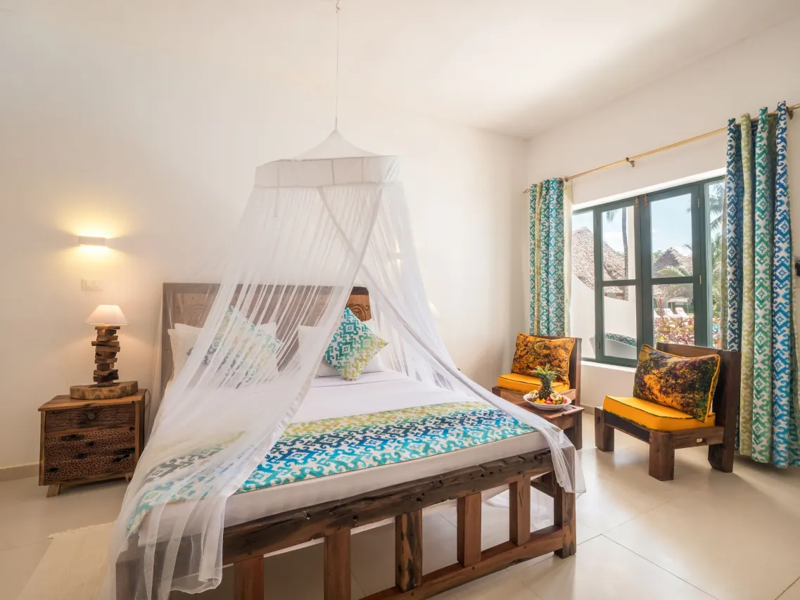 Deluxe Room, Pool View, Beachside