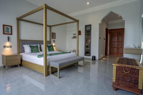 Double Room with Balcony, Pool and Sea View